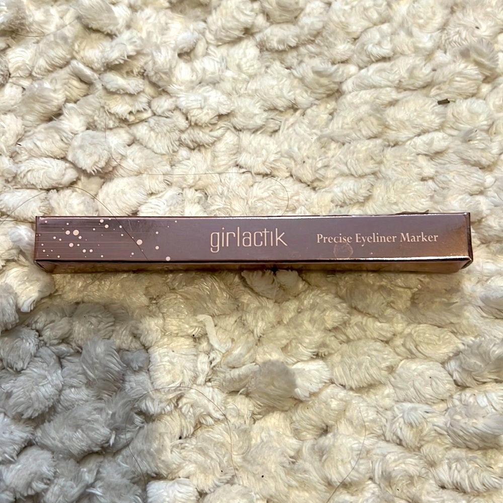 NEW fine tip black eyeliner